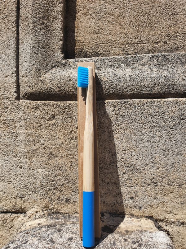 20210506 134213 600x800 - brosse à dent bambou recycle plastique