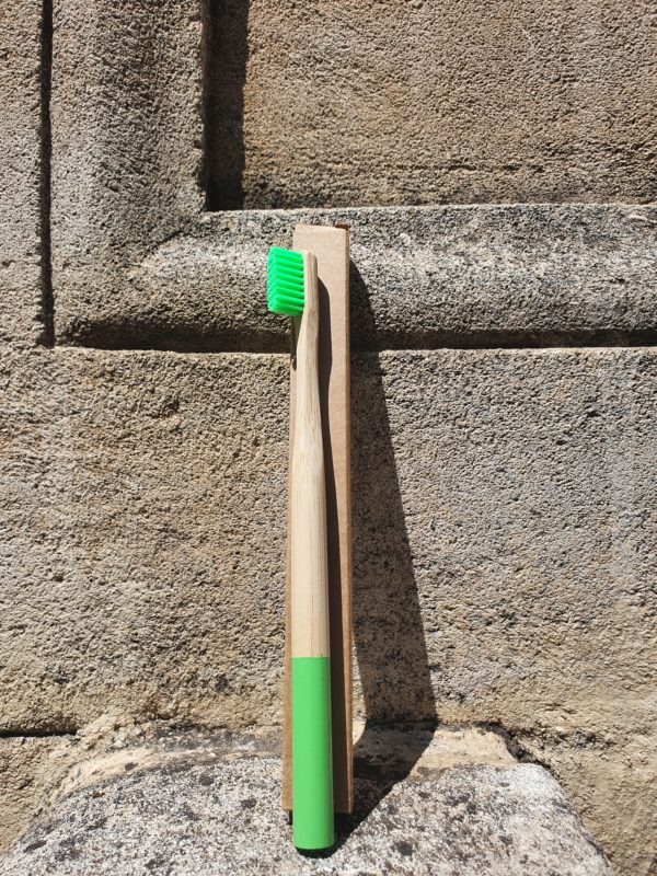 20210506 134359 600x800 - brosse à dent bambou recycle plastique